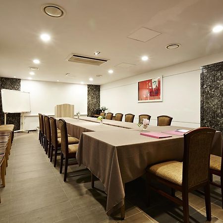 Hotel Namoo Cheong-Ju Чеонджу Екстериор снимка