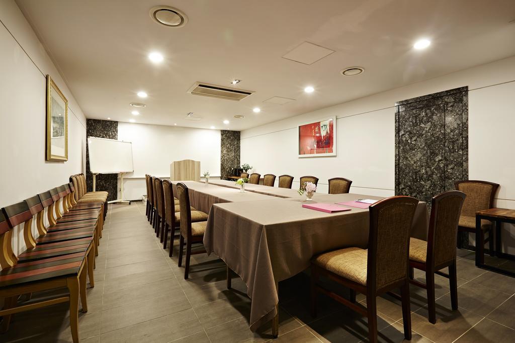 Hotel Namoo Cheong-Ju Чеонджу Екстериор снимка