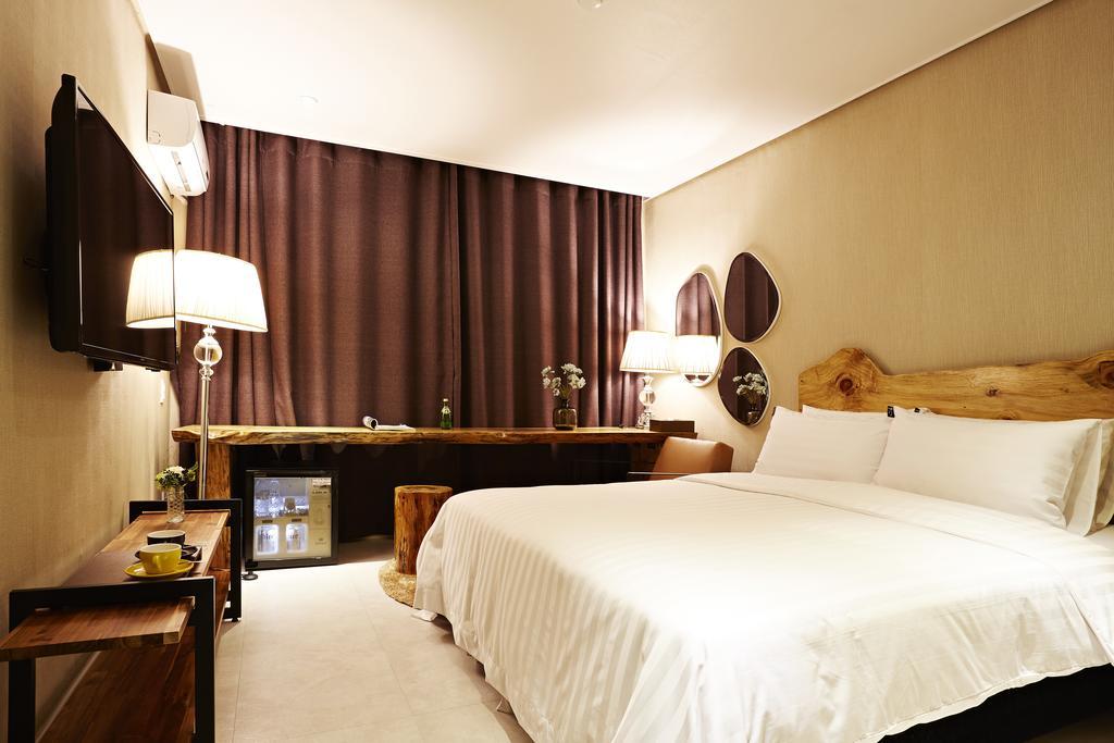 Hotel Namoo Cheong-Ju Чеонджу Стая снимка