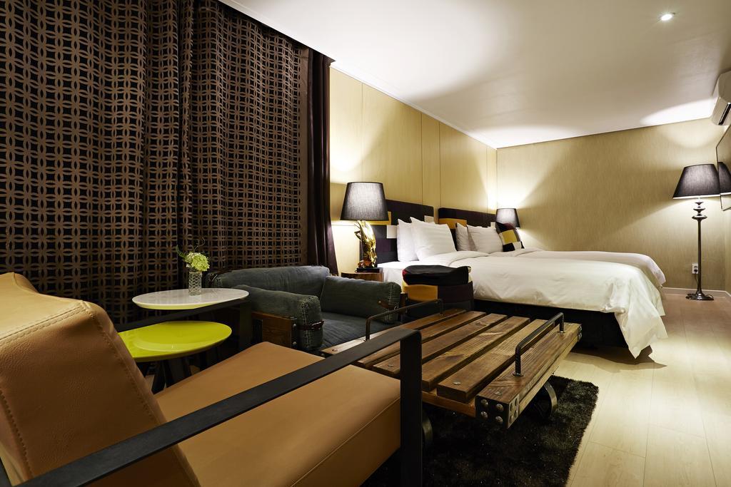 Hotel Namoo Cheong-Ju Чеонджу Екстериор снимка